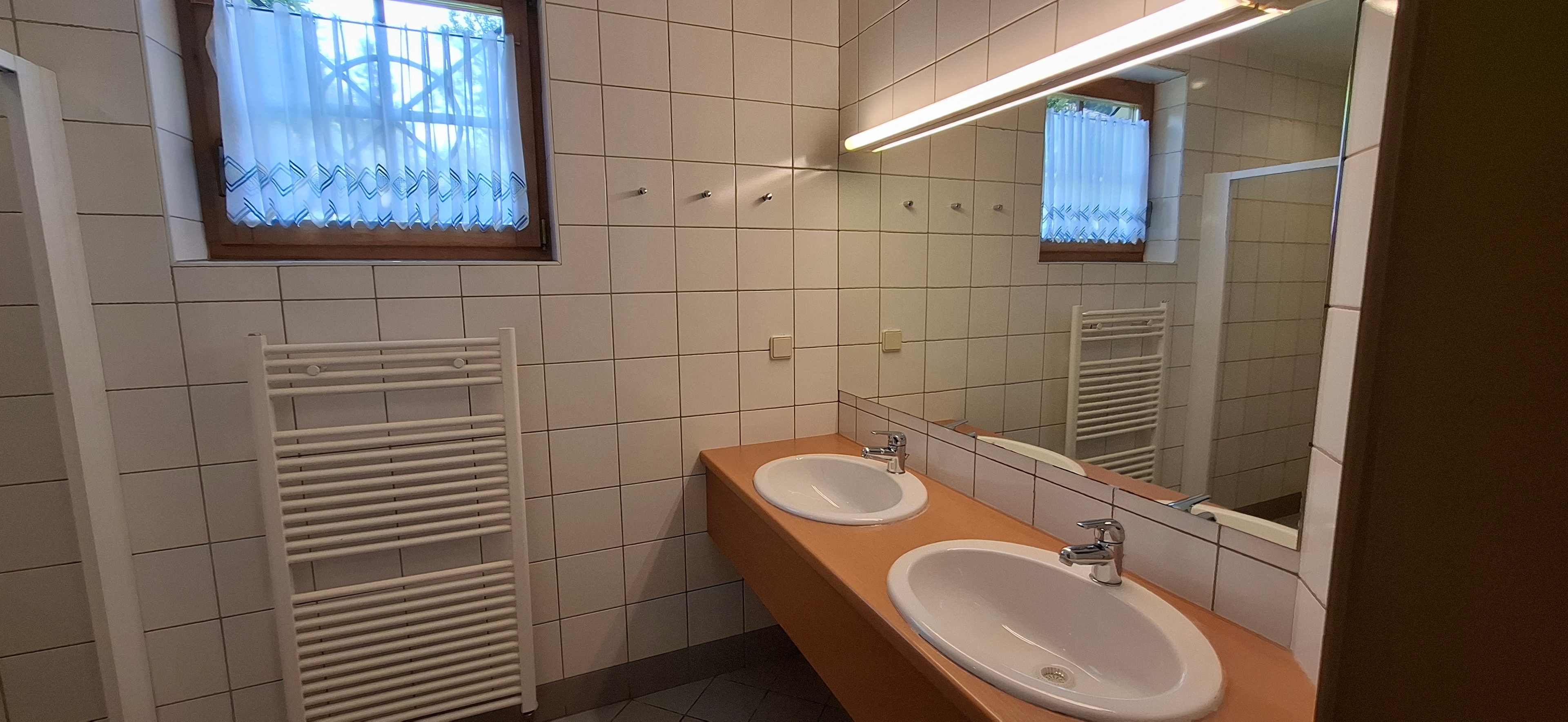 Badezimmer im Erdgeschoß